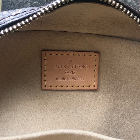 Louis Vuitton Handbag - Picture 2 of 6